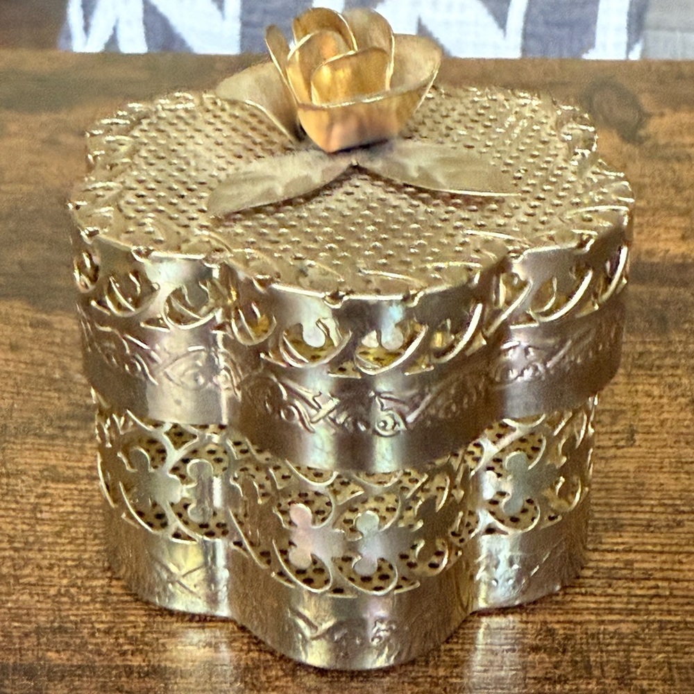 Elegant Goldtone  Filigree and Mesh Vintage Decorative Box
